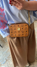 Lade das Bild in den Galerie-Viewer, MCM CAMERA BAG
