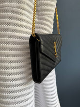 Lade das Bild in den Galerie-Viewer, YSL CASSANDRE ENVELOPE CHAIN WALLET
