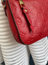 Lade das Bild in den Galerie-Viewer, LOUIS VUITTON MÉTIS EMPREINTE
