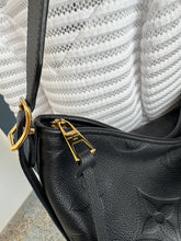 Lade das Bild in den Galerie-Viewer, LOUIS VUITTON CARRYALL MM
