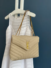 Lade das Bild in den Galerie-Viewer, YSL LOULOU MEDIUM
