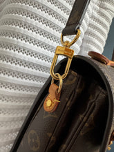 Lade das Bild in den Galerie-Viewer, LOUIS VUITTON MÉTIS
