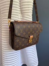 Lade das Bild in den Galerie-Viewer, LOUIS VUITTON MÉTIS
