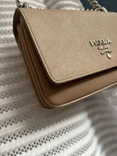 Lade das Bild in den Galerie-Viewer, PRADA CROSSBODY
