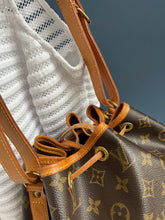 Lade das Bild in den Galerie-Viewer, LOUIS VUITTON NOÉ PETIT

