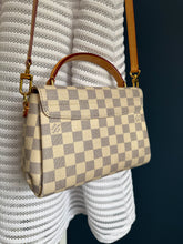 Lade das Bild in den Galerie-Viewer, LOUIS VUITTON CROISETTE
