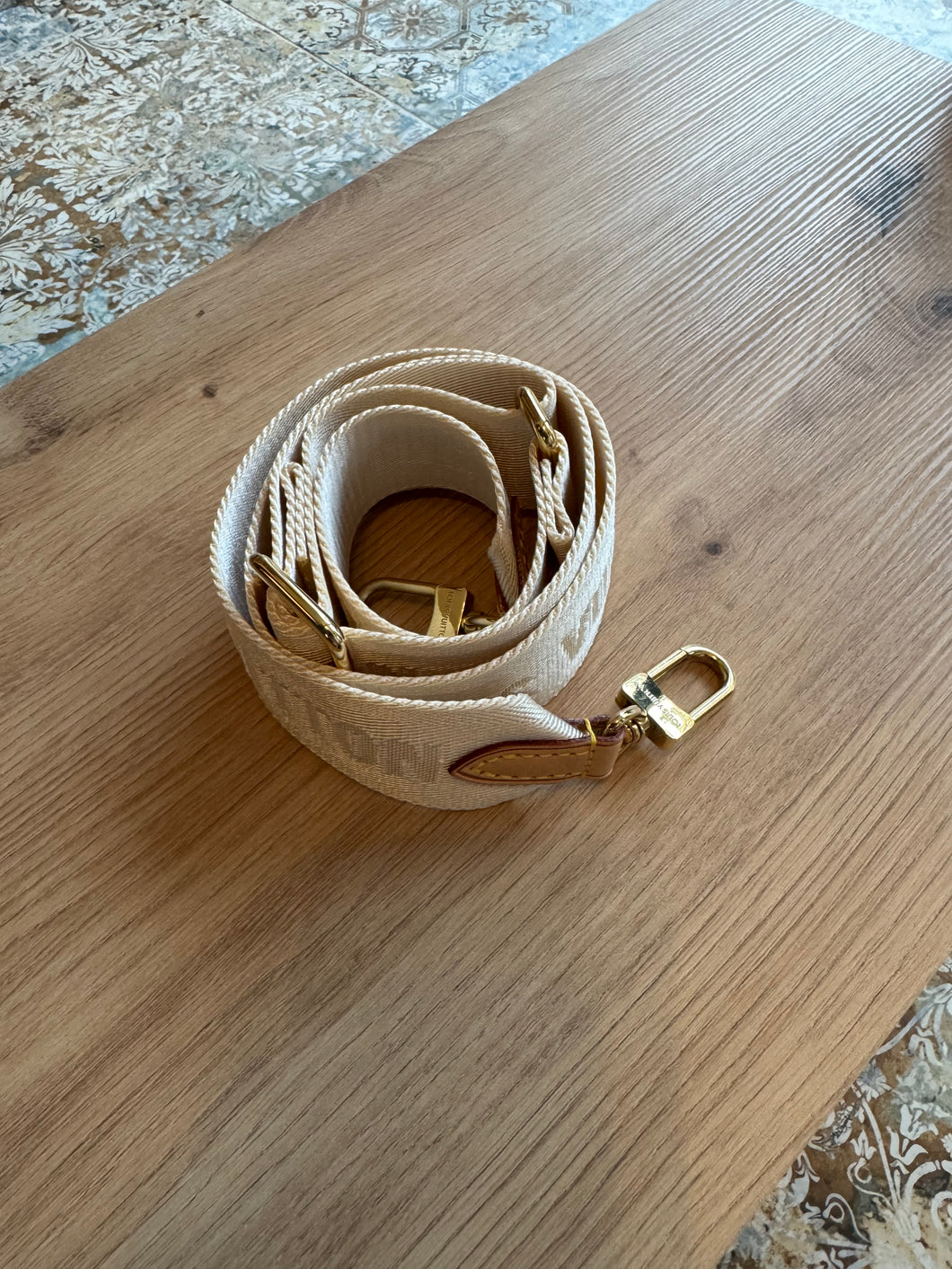 LOUIS VUITTON SCHULTERRIEMEN