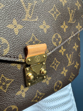 Lade das Bild in den Galerie-Viewer, LOUIS VUITTON MÉTIS
