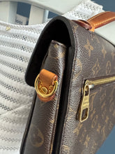 Lade das Bild in den Galerie-Viewer, LOUIS VUITTON MÉTIS OHNE SCHULTERRIEMEN
