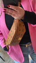Lade das Bild in den Galerie-Viewer, MCM GÜRTELTASCHE
