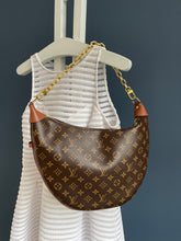 Lade das Bild in den Galerie-Viewer, LOUIS VUITTON LOOP HOBO

