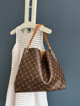 Lade das Bild in den Galerie-Viewer, LOUIS VUITTON GRACEFUL MM
