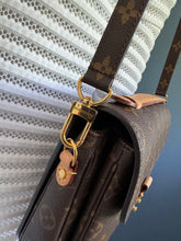 Lade das Bild in den Galerie-Viewer, LOUIS VUITTON MÉTIS
