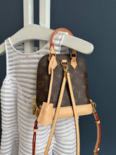 Lade das Bild in den Galerie-Viewer, LOUIS VUITTON ALMA RUCKSACK

