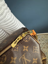 Lade das Bild in den Galerie-Viewer, LOUIS VUITTON SPEEDY 35 MIT SCHULTERRIEMEN
