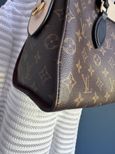 Lade das Bild in den Galerie-Viewer, LOUIS VUITTON TUILERIES
