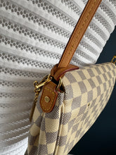 Lade das Bild in den Galerie-Viewer, LOUIS VUITTON FAVORITE MM
