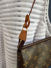 Lade das Bild in den Galerie-Viewer, LOUIS VUITTON POCHETTE ACCESSOIRES
