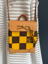 Lade das Bild in den Galerie-Viewer, LOUIS VUITTON NANO STRAMER BAG
