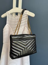 Lade das Bild in den Galerie-Viewer, YSL LOULOU MEDIUM

