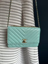 Lade das Bild in den Galerie-Viewer, CHANEL WOC
