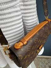 Lade das Bild in den Galerie-Viewer, LOUIS VUITTON MÉTIS
