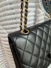 Lade das Bild in den Galerie-Viewer, CHANEL DOUBLE FLAP MEDIUM
