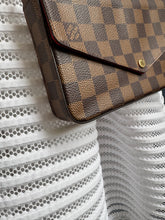 Lade das Bild in den Galerie-Viewer, LOUIS VUITTON FÉLICIE
