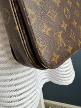 Lade das Bild in den Galerie-Viewer, LOUIS VUITTON MÉTIS
