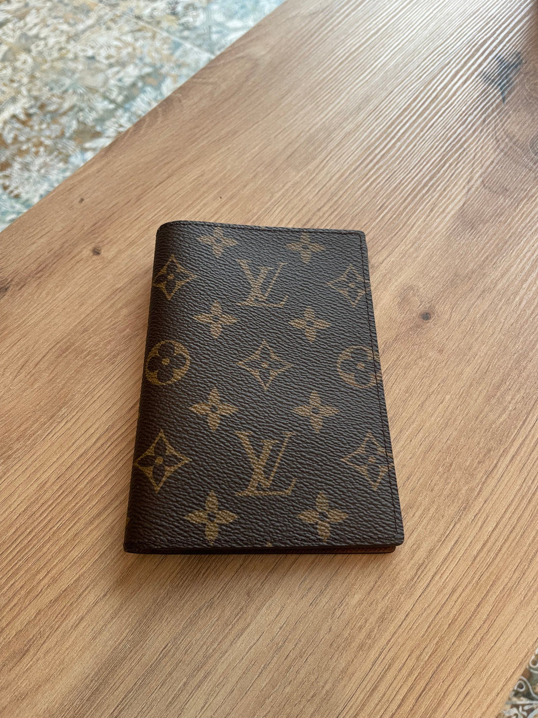 LOUIS VUITTON REISEPASSHÜLLE