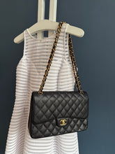 Lade das Bild in den Galerie-Viewer, CHANEL DOUBLE FLAP JUMBO
