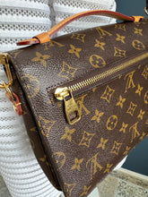 Lade das Bild in den Galerie-Viewer, LOUIS VUITTON MÉTIS
