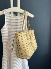 Lade das Bild in den Galerie-Viewer, MCM SHOPPER MEDUIM
