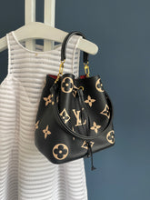 Lade das Bild in den Galerie-Viewer, LOUIS VUITTON NÉONOÉ BICOLOR
