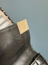 Lade das Bild in den Galerie-Viewer, CHANEL CLUTCH
