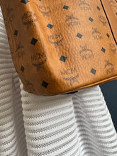 Lade das Bild in den Galerie-Viewer, MCM SHOPPER MEDIUM
