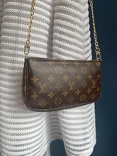 Lade das Bild in den Galerie-Viewer, LOUIS VUITTON POCHETTE
