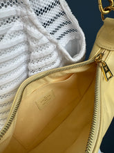 Lade das Bild in den Galerie-Viewer, LOUIS VUITTON OVER THE MOON
