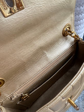 Lade das Bild in den Galerie-Viewer, CHANEL VINTAGE FLAP BAG
