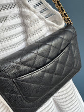 Lade das Bild in den Galerie-Viewer, CHANEL WOC
