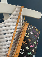 Lade das Bild in den Galerie-Viewer, LOUIS VUITTON POCHETTE MULTICOLOR
