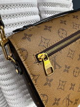 Lade das Bild in den Galerie-Viewer, LOUIS VUITTON MÉTIS REVERSE
