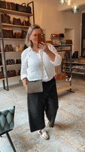 Lade das Bild in den Galerie-Viewer, LOUIS VUITTON CLUTCH
