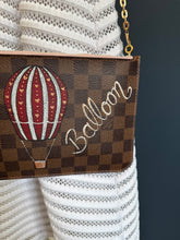 Lade das Bild in den Galerie-Viewer, LOUIS VUITTON CLUTCH
