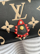 Lade das Bild in den Galerie-Viewer, LOUIS VUITTON FÉLICIE CRAFTY
