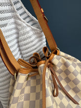 Lade das Bild in den Galerie-Viewer, LOUIS VUITTON NOÉ GRANDE
