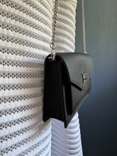 Lade das Bild in den Galerie-Viewer, LOUIS VUITTON MYLOCKME CHAIN
