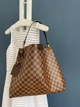 Lade das Bild in den Galerie-Viewer, LOUIS VUITTON GRACEFUL MM
