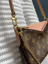 Lade das Bild in den Galerie-Viewer, LOUIS VUITTON PALLAS CLUTCH
