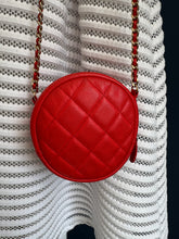 Lade das Bild in den Galerie-Viewer, CHANEL ROUND CLUTCH
